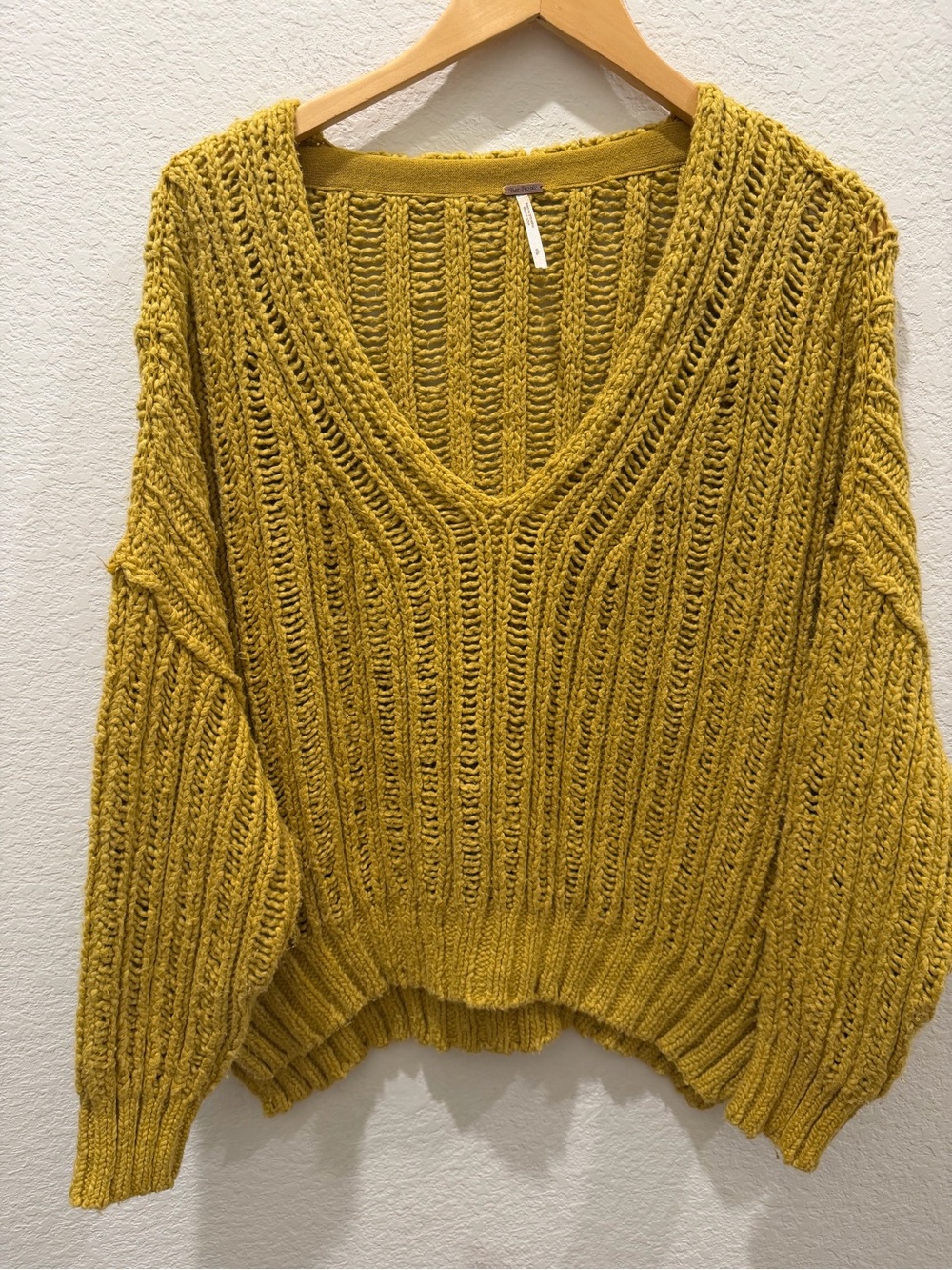 Free People Mustard Yellow Chunky Knit V-Neck Oversized Sweater Small